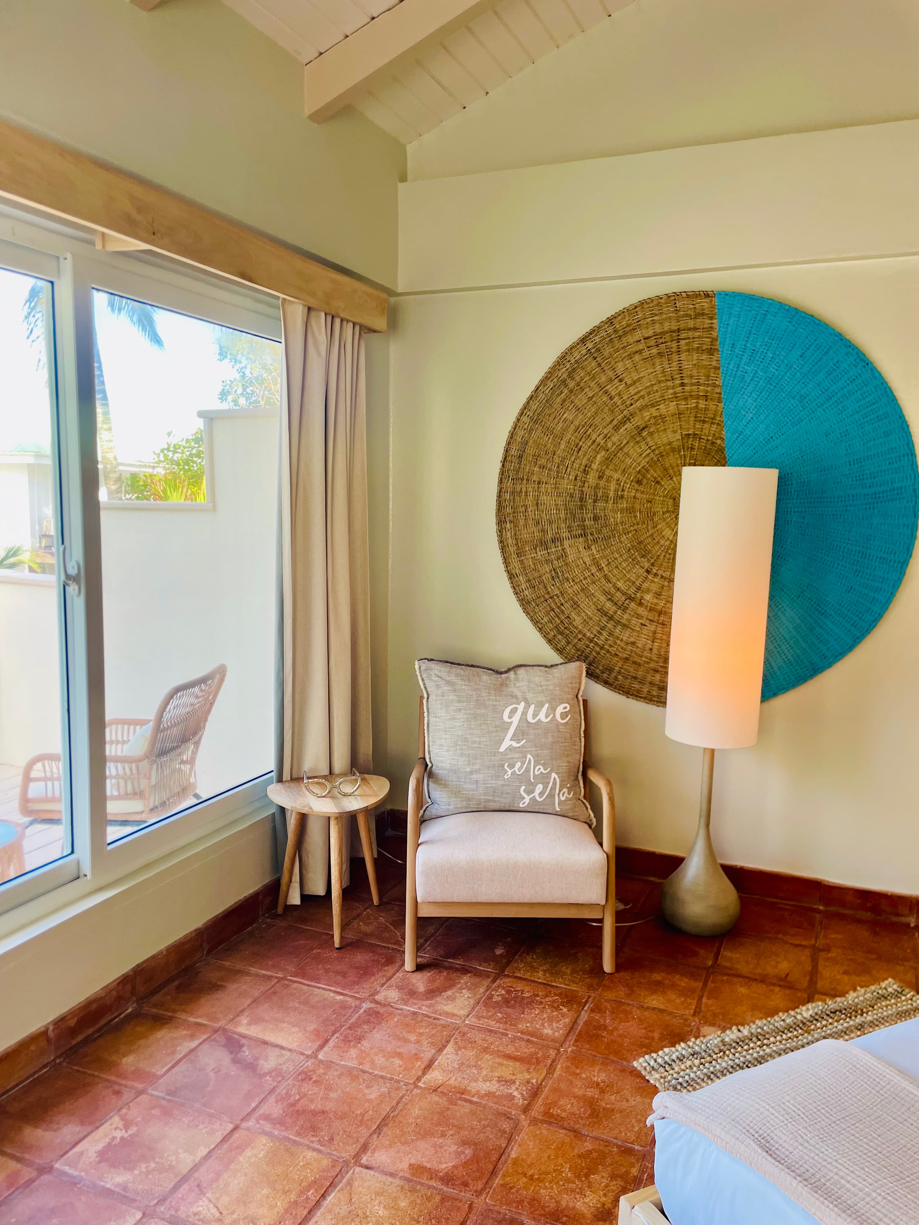 Inside and outside reading nooks for the book lovers!