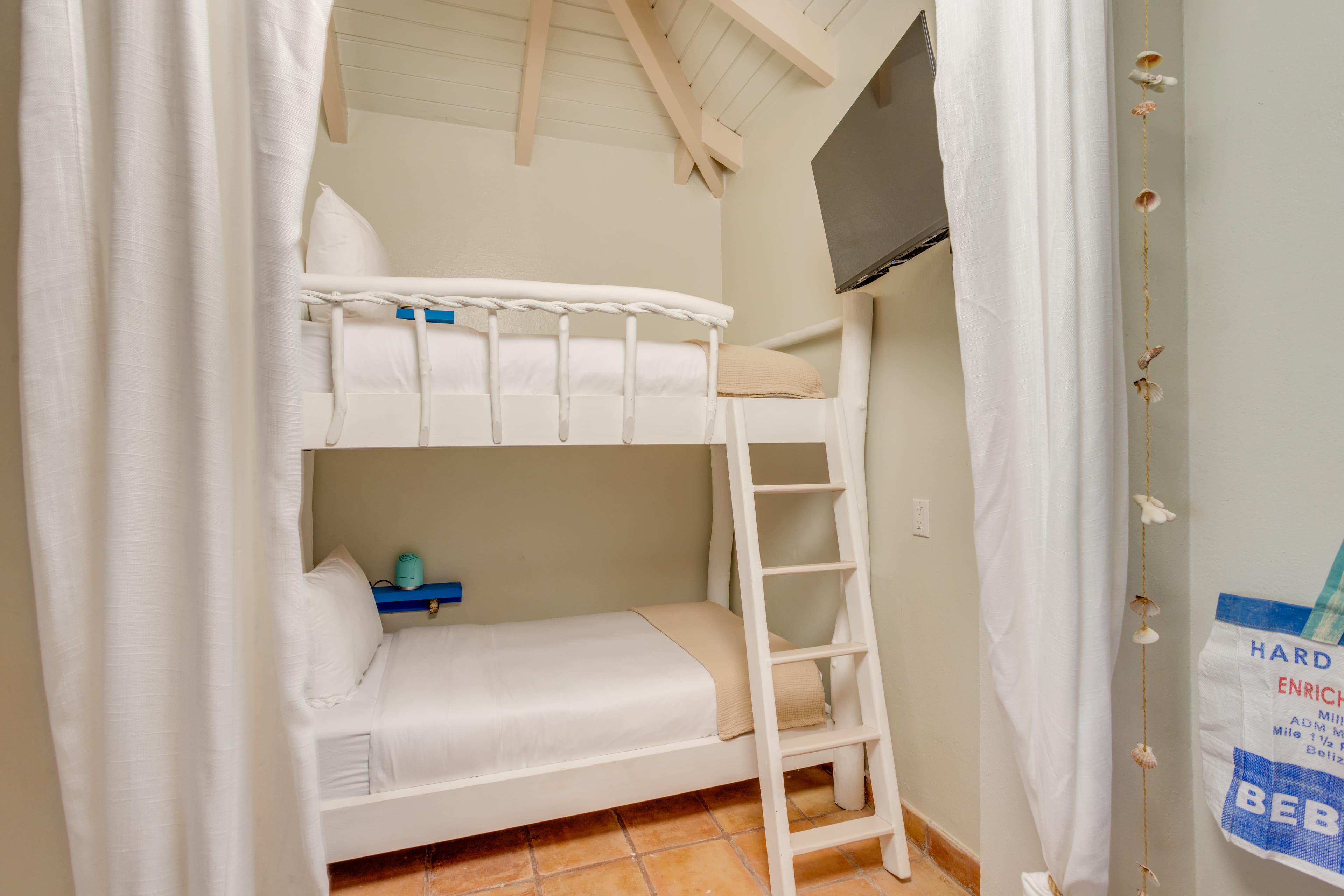 Nook for the little ones in the family - complete with fans and flatscreen TV